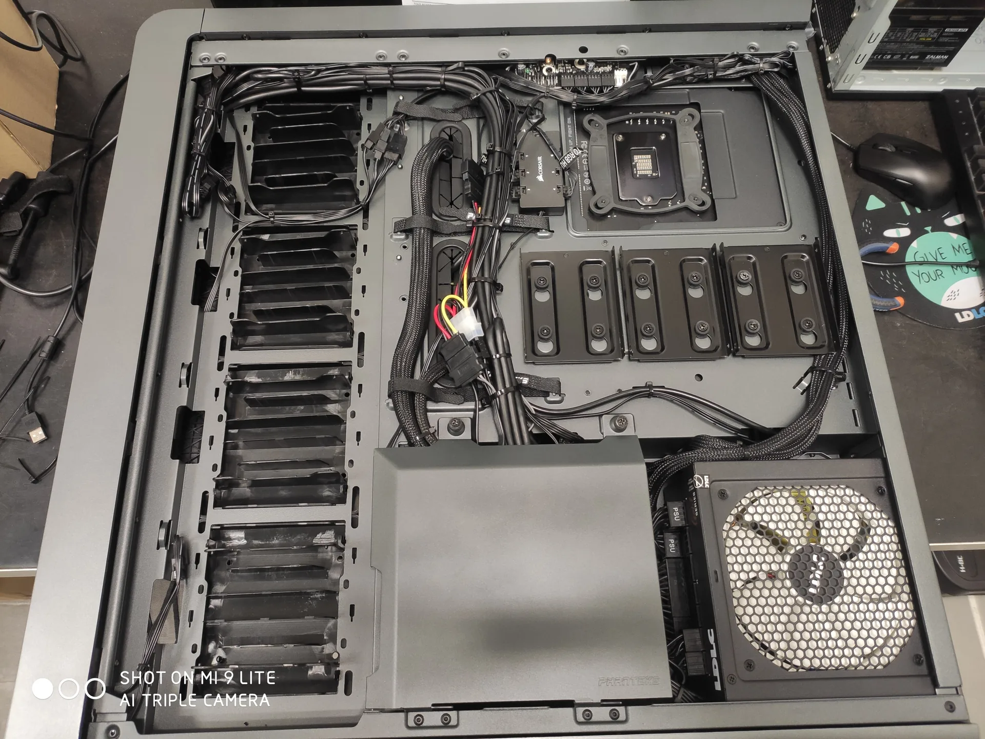 Cable management propre d’un PC assemblé sur mesure