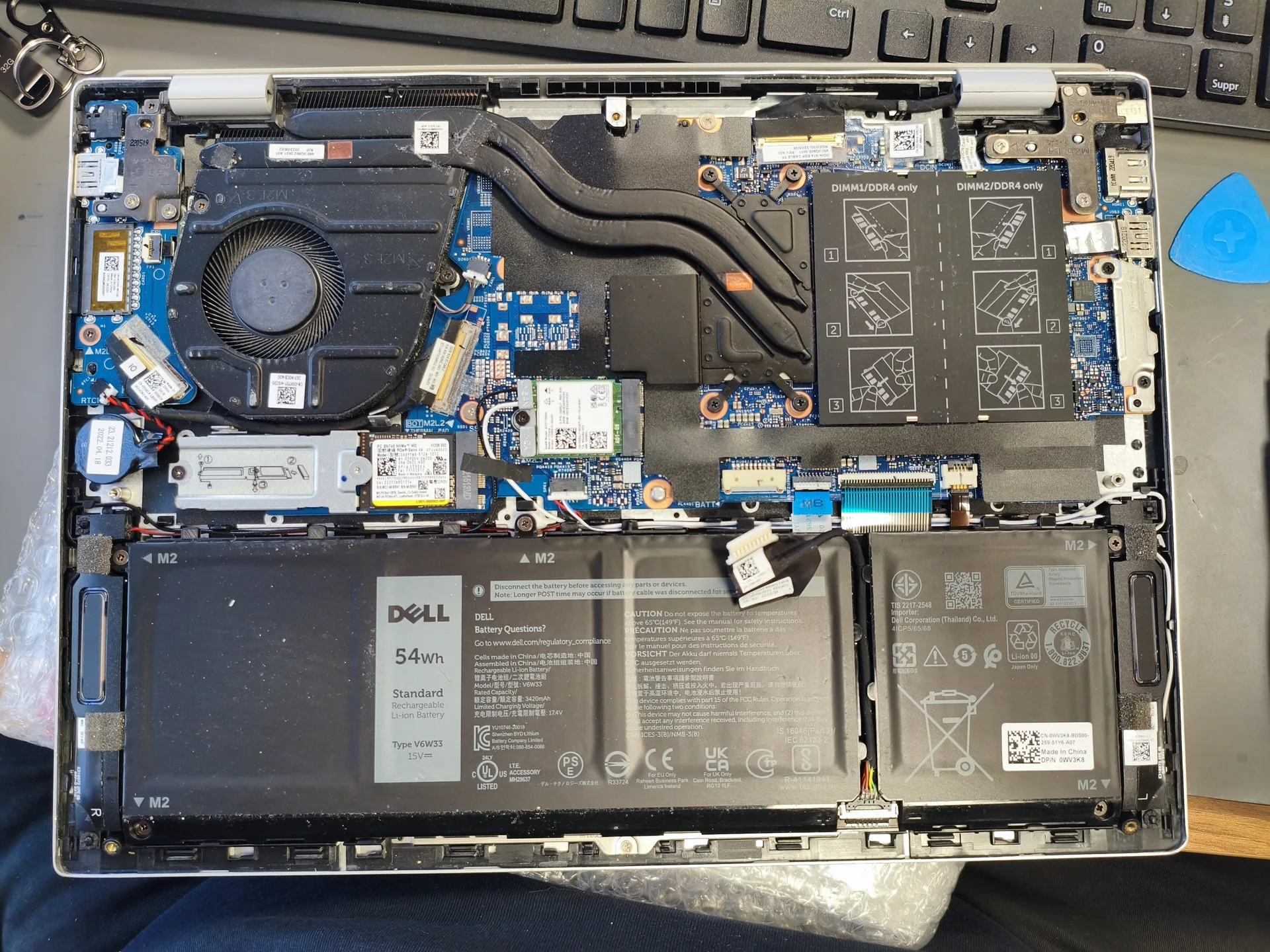 PC portable Dell pris en charge pour entretien thermique et températures élevées